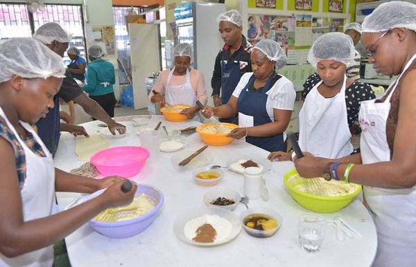 PASTRY TRAINING:Menya gukora CAKES Z’UBUKWE, Amandazi, sambusa, Pizza, Biscuits n’ibindi… ICYUMWERU kimwe. Tangira kuwa mbere