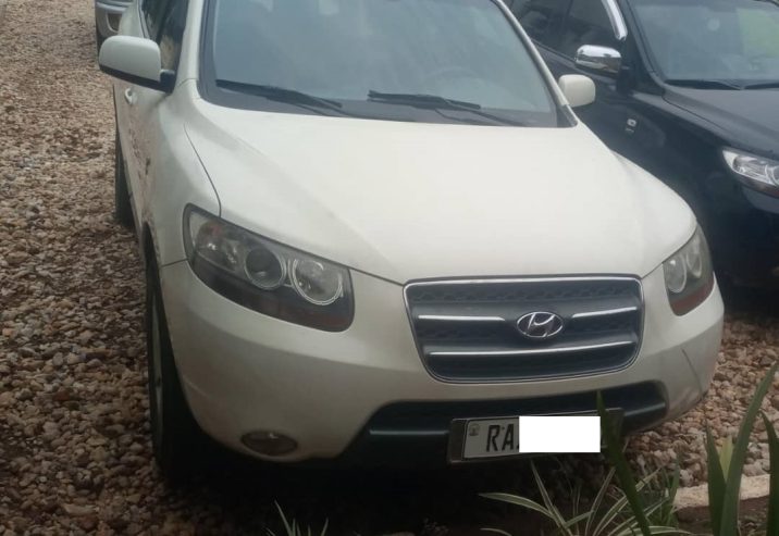 HYUNDAI SANTA FE AUTOMATIC FOR SALE AT RWF8,500,000