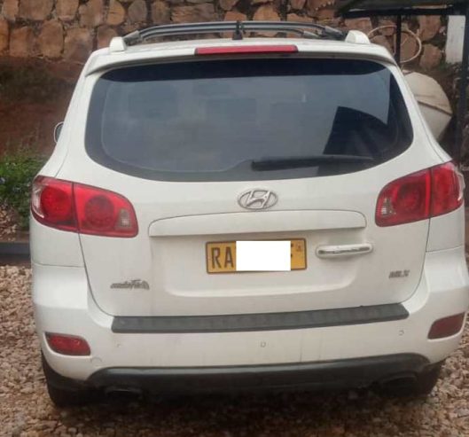 HYUNDAI SANTA FE AUTOMATIC FOR SALE AT RWF8,500,000