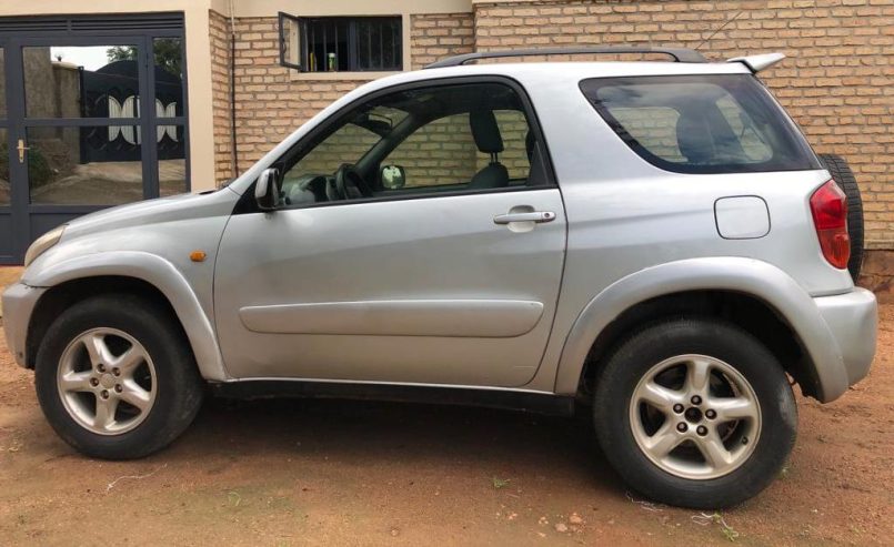 TOYOTA RAV4 SHORT 2002 AUTOMATIC FOR SALE AT RWF7,500,000