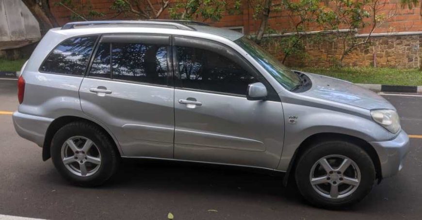 TOYOTA RAV4 AUTOMATIC 2004 ESSENCE FOR SALE AT RWF9,500,000