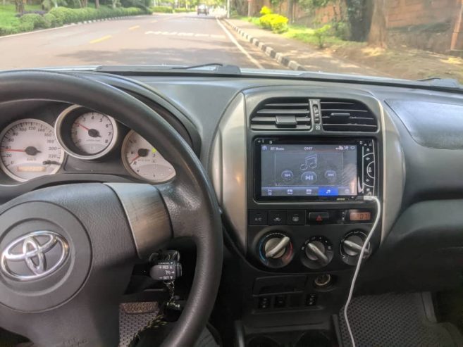 TOYOTA RAV4 AUTOMATIC 2004 ESSENCE FOR SALE AT RWF9,500,000