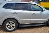 Moving sale: HYUNDAI SANTA FE 2010 AUTOMATIC FOR SALE AT RWF9,700,000