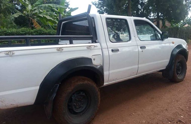 NISSAN HARDBODY 2005 MANUEL 4WD DIESEL A/C OK FOR SALE AT RWF9,000,000