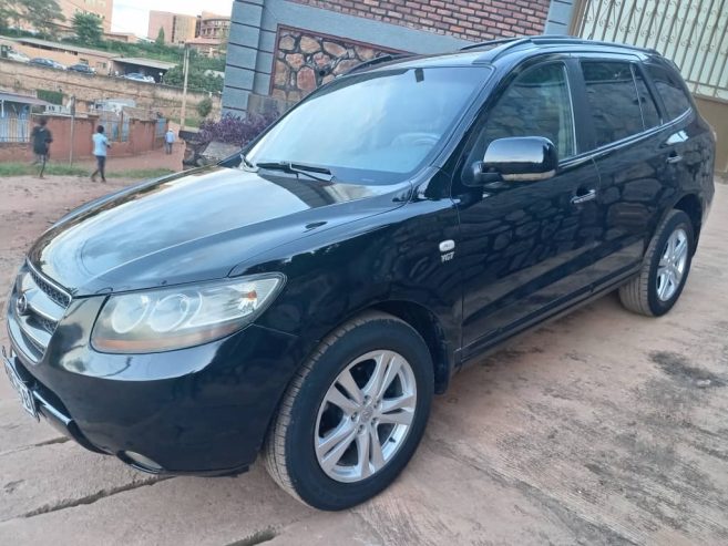 HYUNDAI SANTA FE 2006 AUTOMATIC 150K Km FOR SALE AT RWF7,700,000