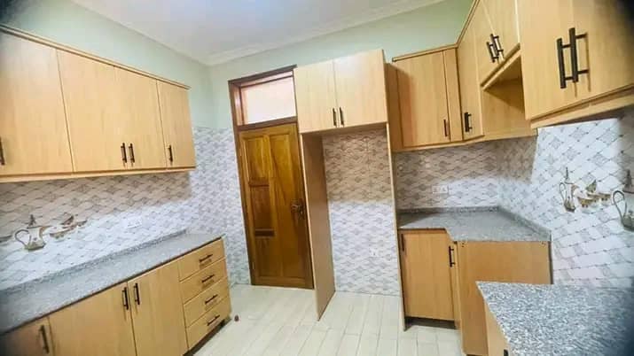 4 BEDROOMS HOUSE UNFURNSHED FOR RENT LOCATED AT KIBAGABAGA AT $1000